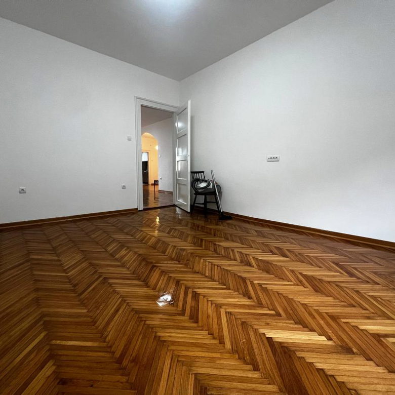 Lokal Izdavanje Novi Sad  80 m2