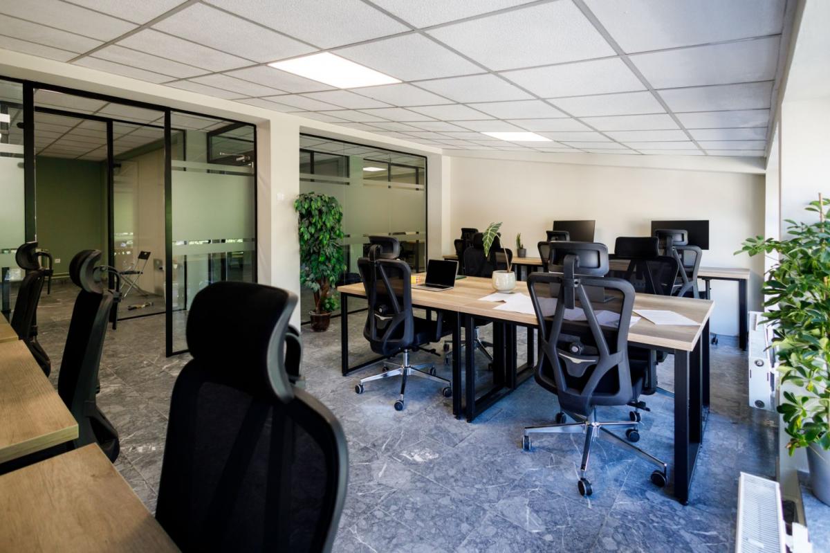 Lokal Izdavanje Novi Sad  218 m2