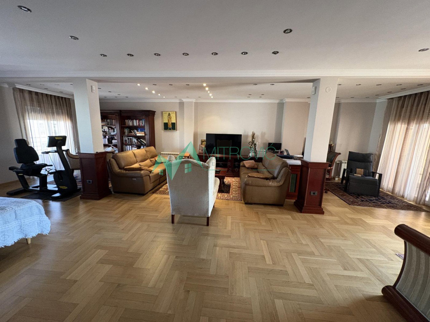 Stan Prodaja Novi Sad  266 m2
