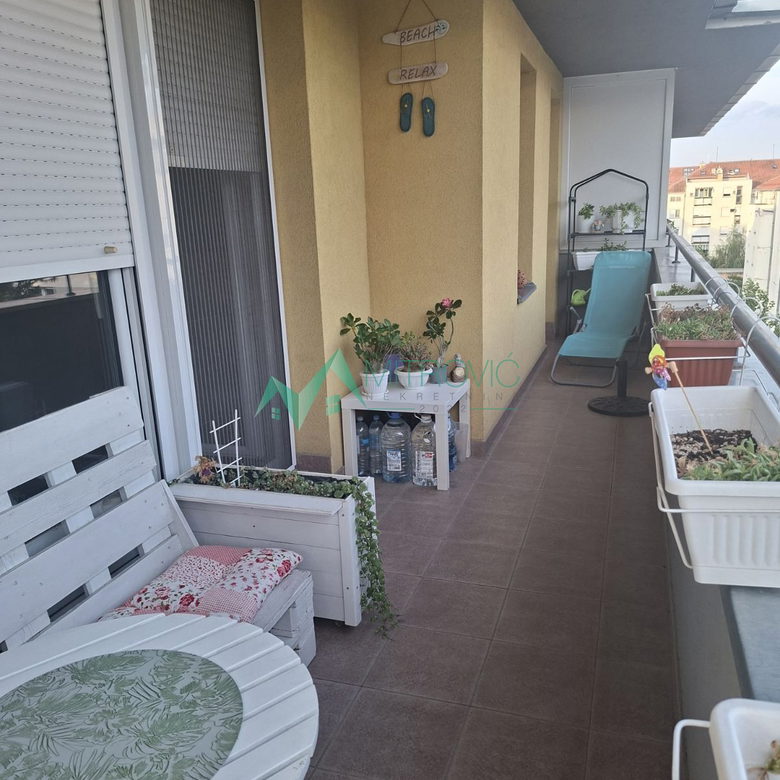Troiposoban stan na prodaju, Novo Naselje, Novi Sad, 78m², 204.970 €