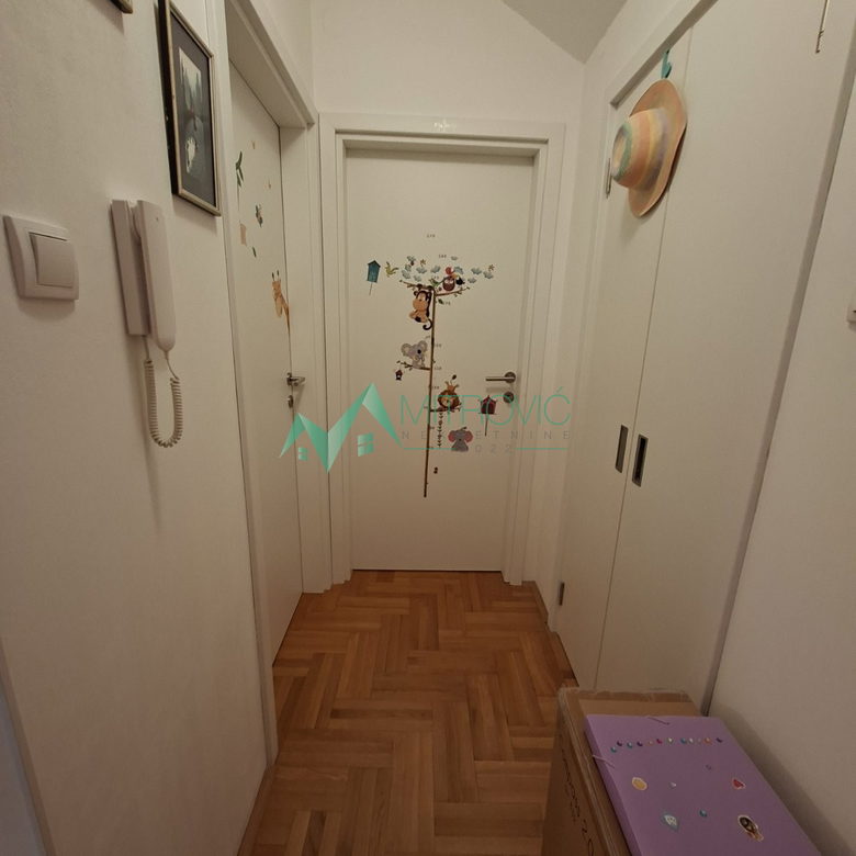 Troiposoban stan na prodaju, Novo Naselje, Novi Sad, 78m², 204.970 €