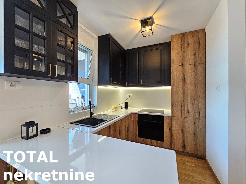 Trosoban stan na prodaju, Bulevar Oslobođenja, Novi Sad, 75m², 298.000 €