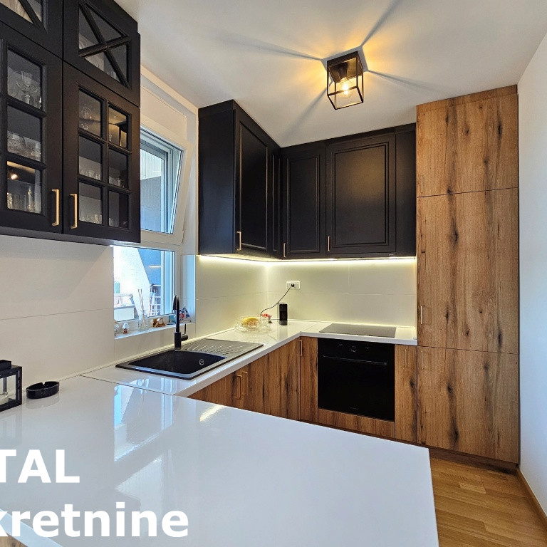 Trosoban stan na prodaju, Bulevar Oslobođenja, Novi Sad, 75m², 298.000 €