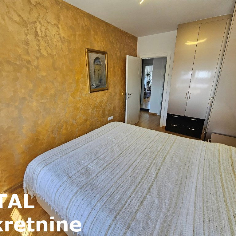 Trosoban stan na prodaju, Bulevar Oslobođenja, Novi Sad, 75m², 298.000 €