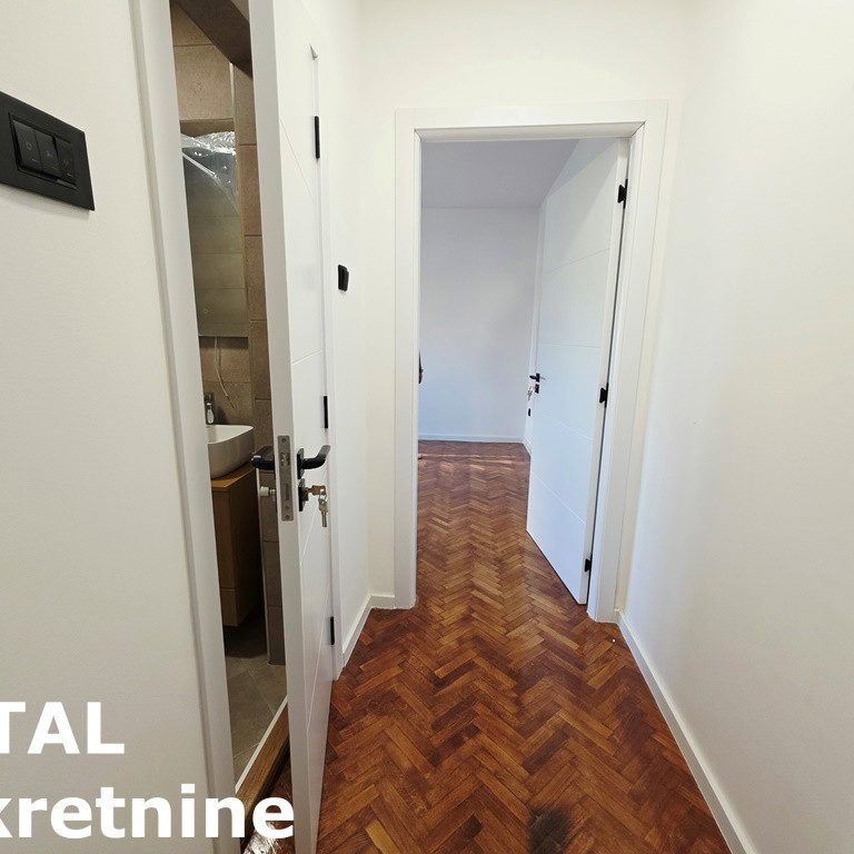 Trosoban stan na prodaju, Bulevar Oslobođenja, Novi Sad, 64m², 192.000 €