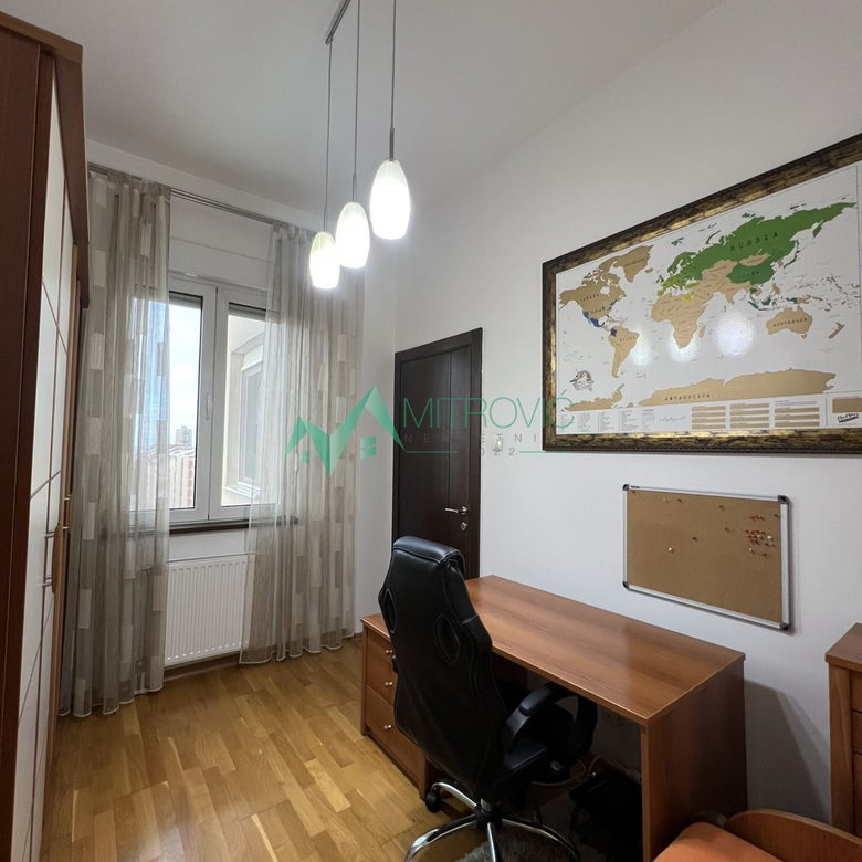 Trosoban stan na prodaju, Bulevar Oslobođenja, Novi Sad, 59m², 249.260 €