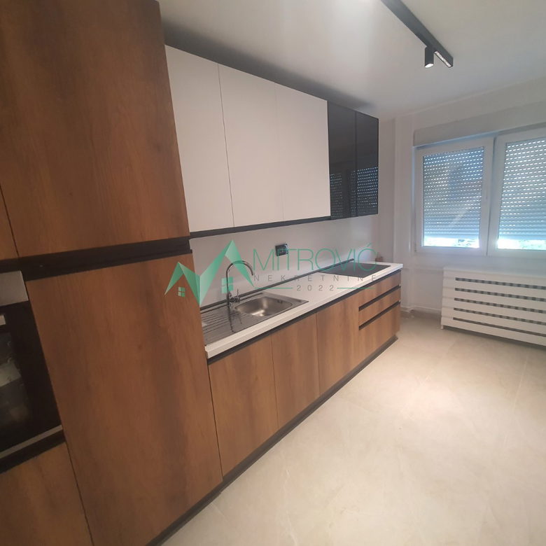 Stan Prodaja Novi Sad  64 m2