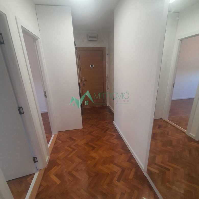 Stan Prodaja Novi Sad  64 m2