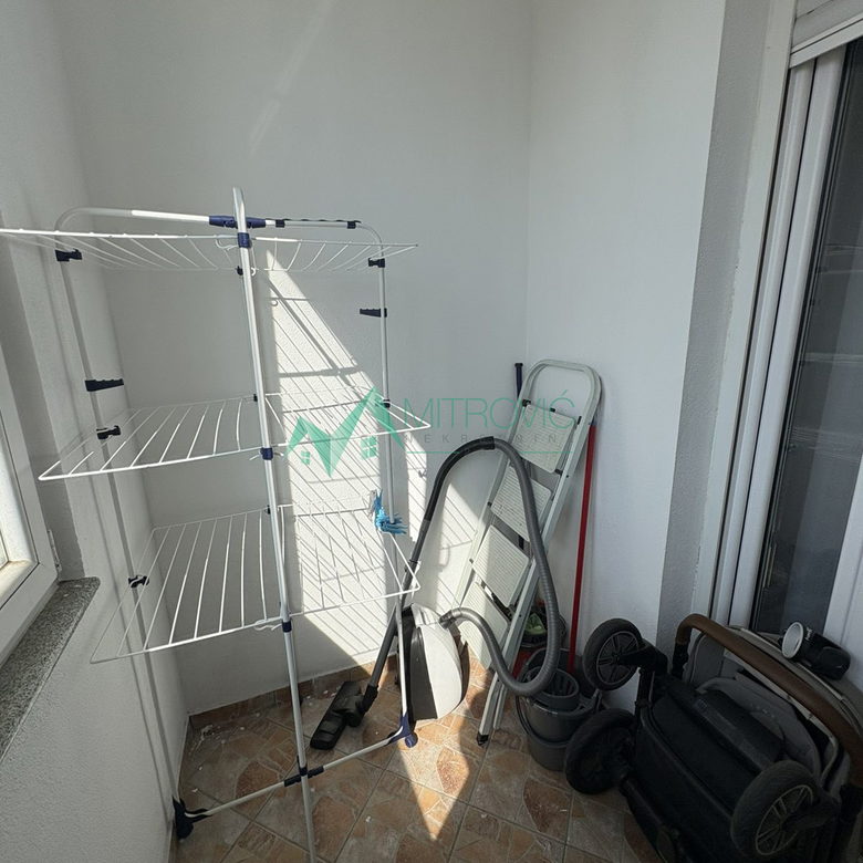 Trosoban stan na prodaju, Bulevar Patrijarha Pavla, Novi Sad, 81m², 216.300 €