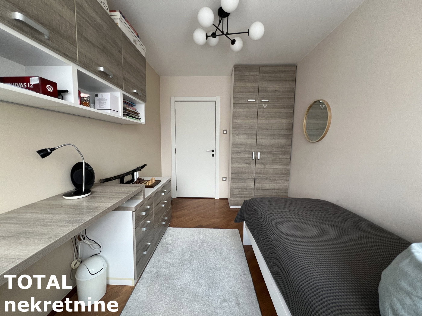 Četvorosoban stan na prodaju, Cara Dušana, Novi Sad, 102m², 5. sprat, 309.000 €