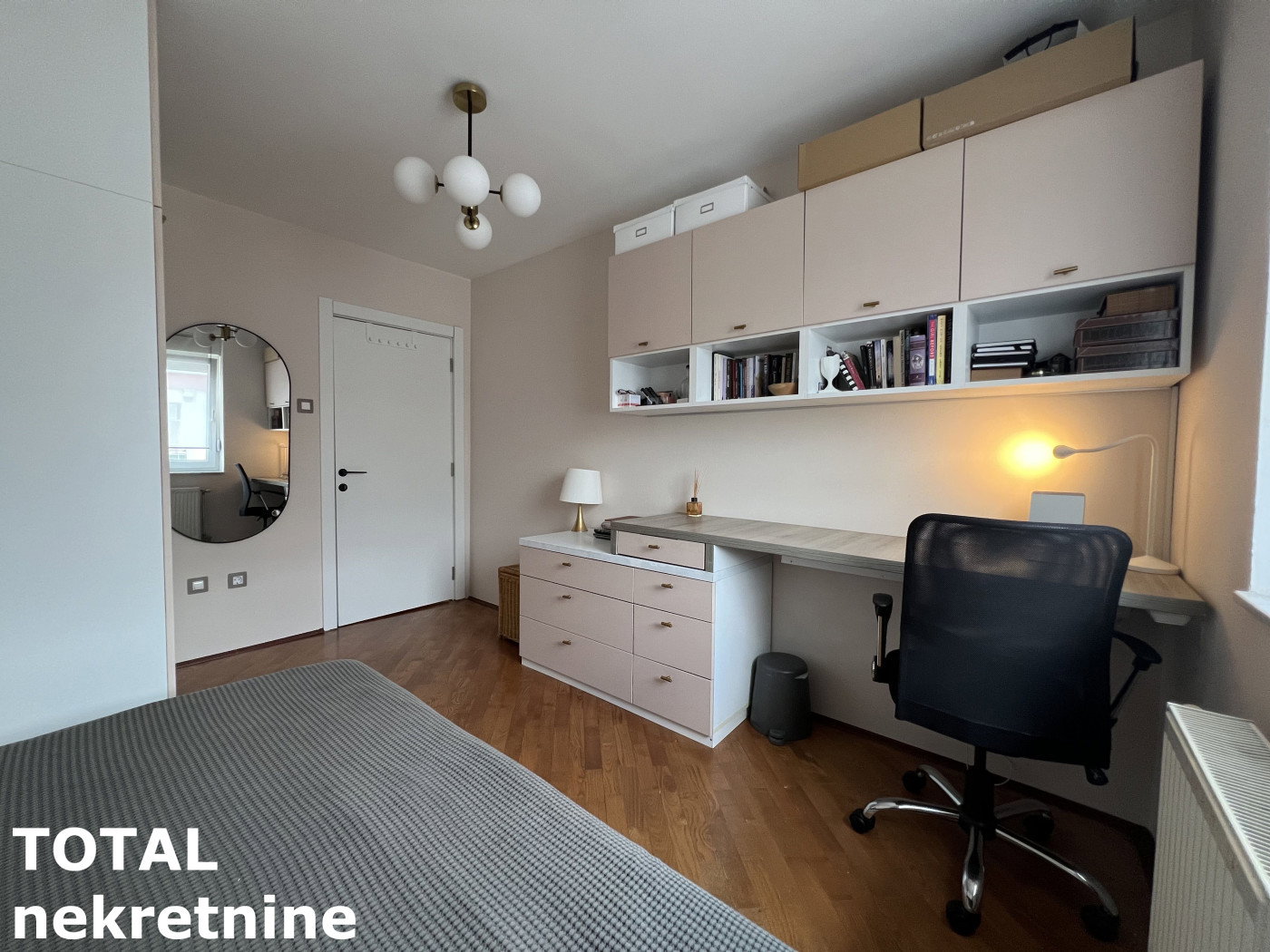 Četvorosoban stan na prodaju, Cara Dušana, Novi Sad, 102m², 5. sprat, 309.000 €