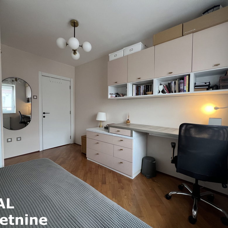 Četvorosoban stan na prodaju, Cara Dušana, Novi Sad, 102m², 5. sprat, 309.000 €