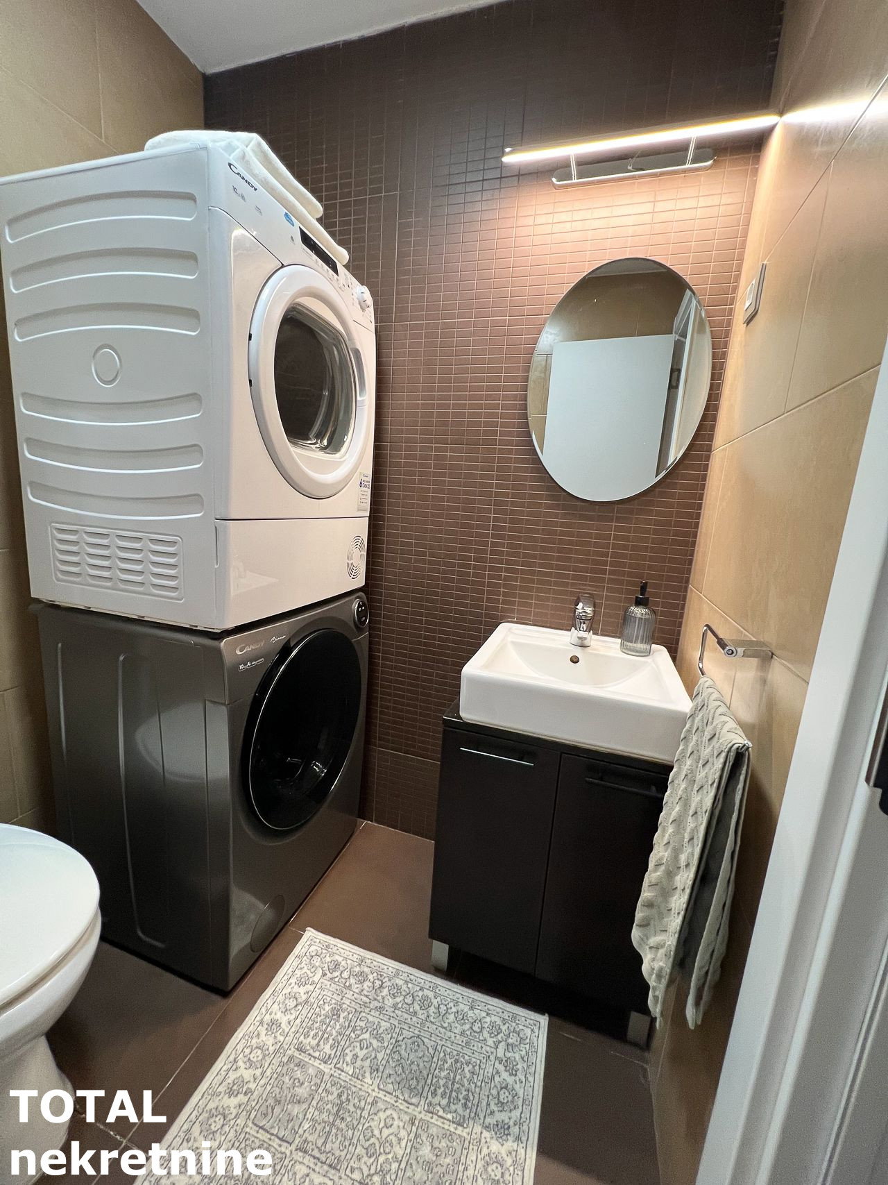 Četvorosoban stan na prodaju, Cara Dušana, Novi Sad, 102m², 5. sprat, 309.000 €