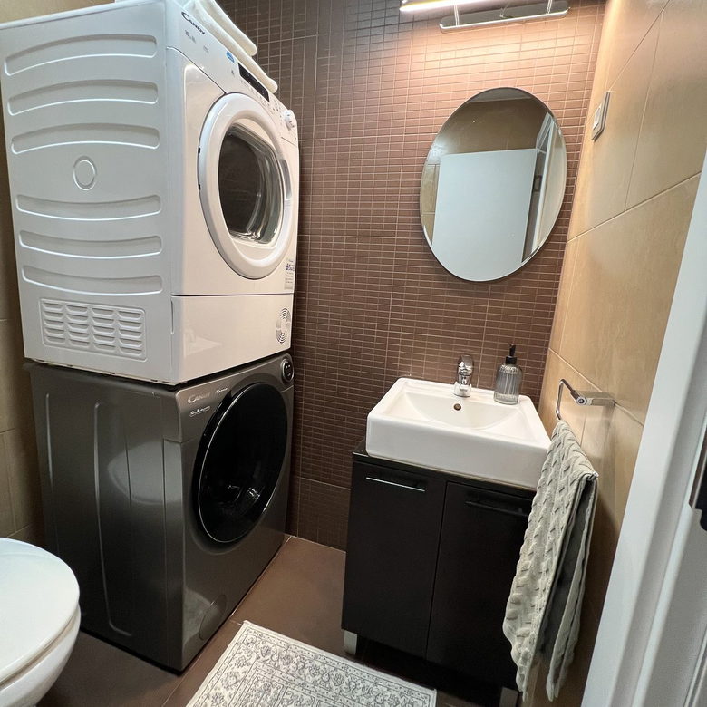 Četvorosoban stan na prodaju, Cara Dušana, Novi Sad, 102m², 5. sprat, 309.000 €