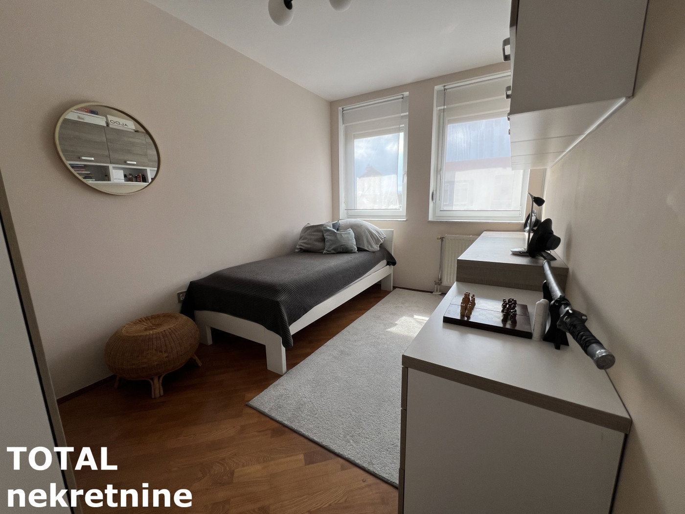 Četvorosoban stan na prodaju, Cara Dušana, Novi Sad, 102m², 5. sprat, 309.000 €