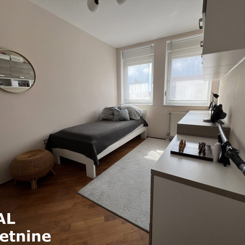 Četvorosoban stan na prodaju, Cara Dušana, Novi Sad, 102m², 5. sprat, 309.000 €