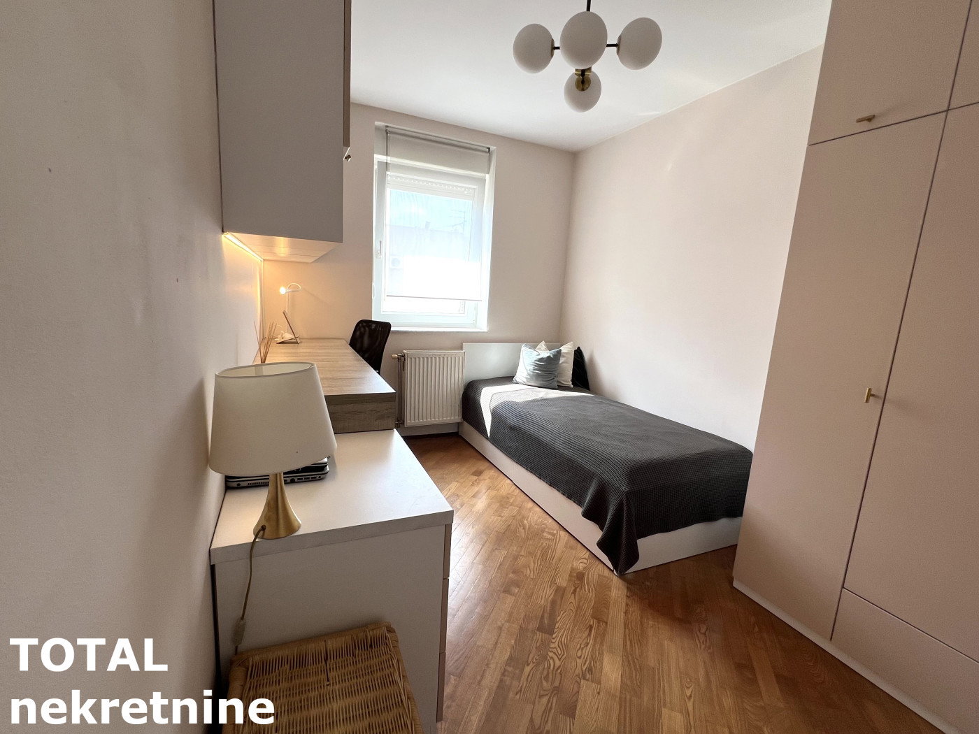 Četvorosoban stan na prodaju, Cara Dušana, Novi Sad, 102m², 5. sprat, 309.000 €
