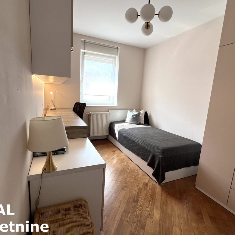 Četvorosoban stan na prodaju, Cara Dušana, Novi Sad, 102m², 5. sprat, 309.000 €