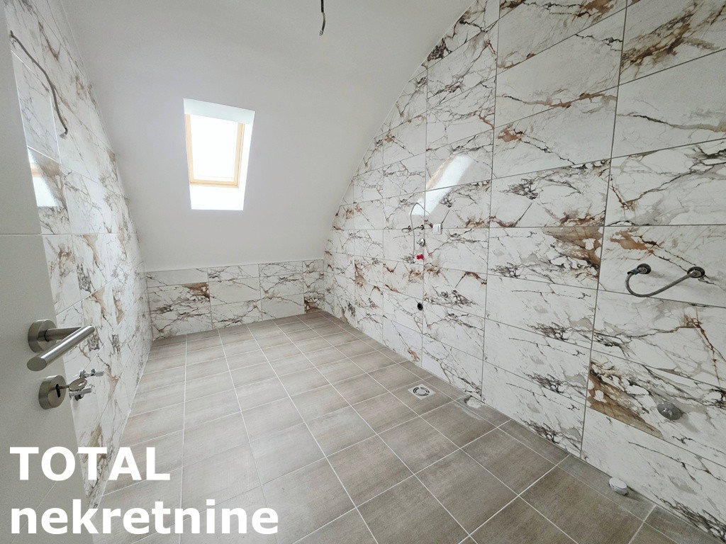 Četvorosoban stan na prodaju, Petrovaradin, Novi Sad, 118m², 251.800 €