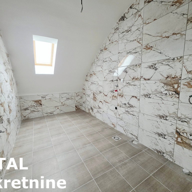 Četvorosoban stan na prodaju, Petrovaradin, Novi Sad, 118m², 251.800 €