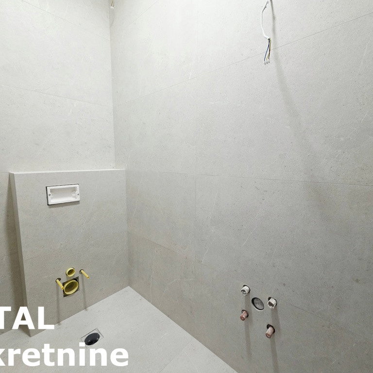 Četvorosoban stan na prodaju, Sremska Kamenica, Novi Sad, 140m², 357.000 €