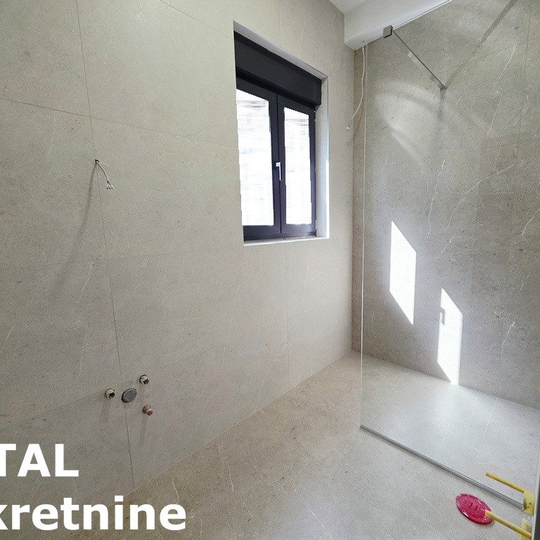 Četvorosoban stan na prodaju, Sremska Kamenica, Novi Sad, 140m², 357.000 €
