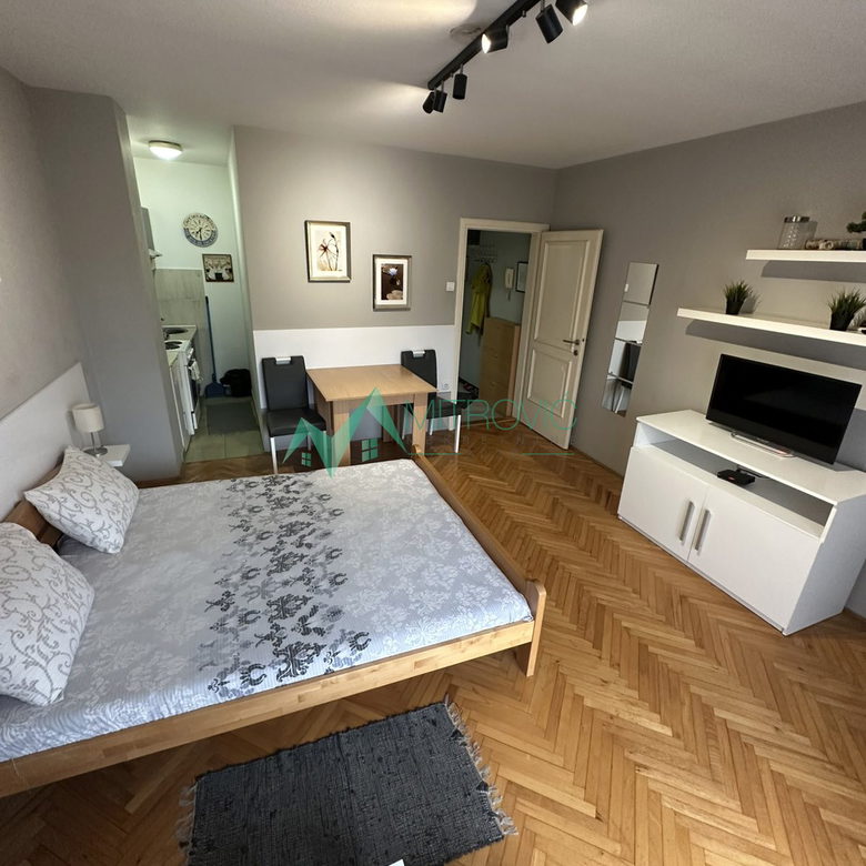 Stan Prodaja Novi Sad  25 m2