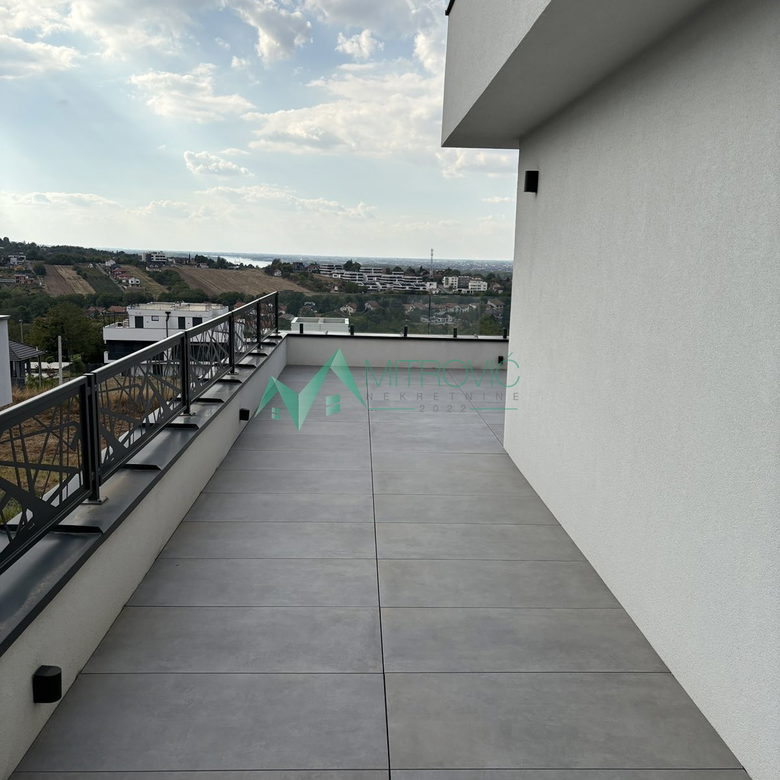 Stan Prodaja Novi Sad Čardak 154 m2