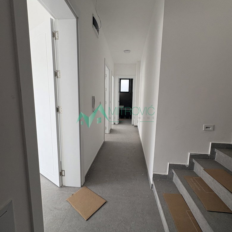 Stan Prodaja Novi Sad Čardak 154 m2