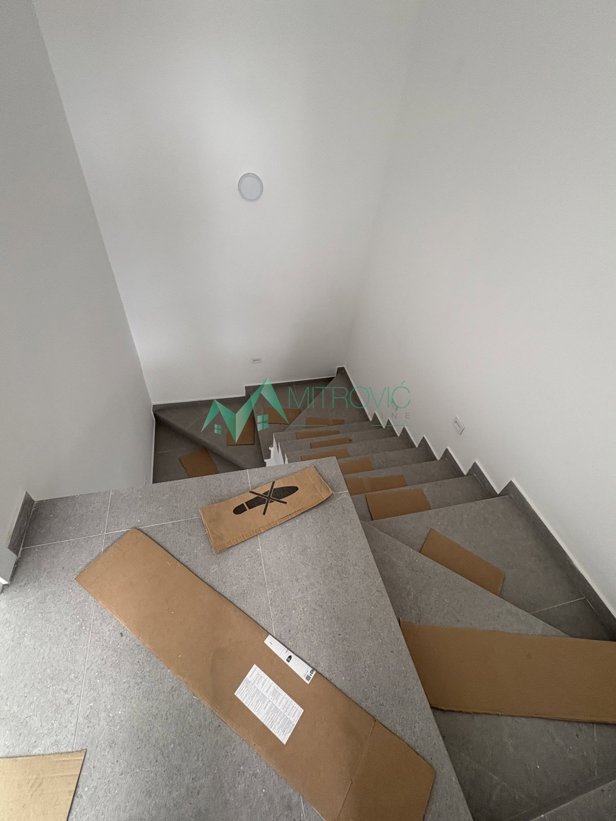 stanovi-5-tx-staro-selo-1004713-ltik7 Petosoban stan na prodaju, Čardak, Novi Sad, 154m², 348.960 €