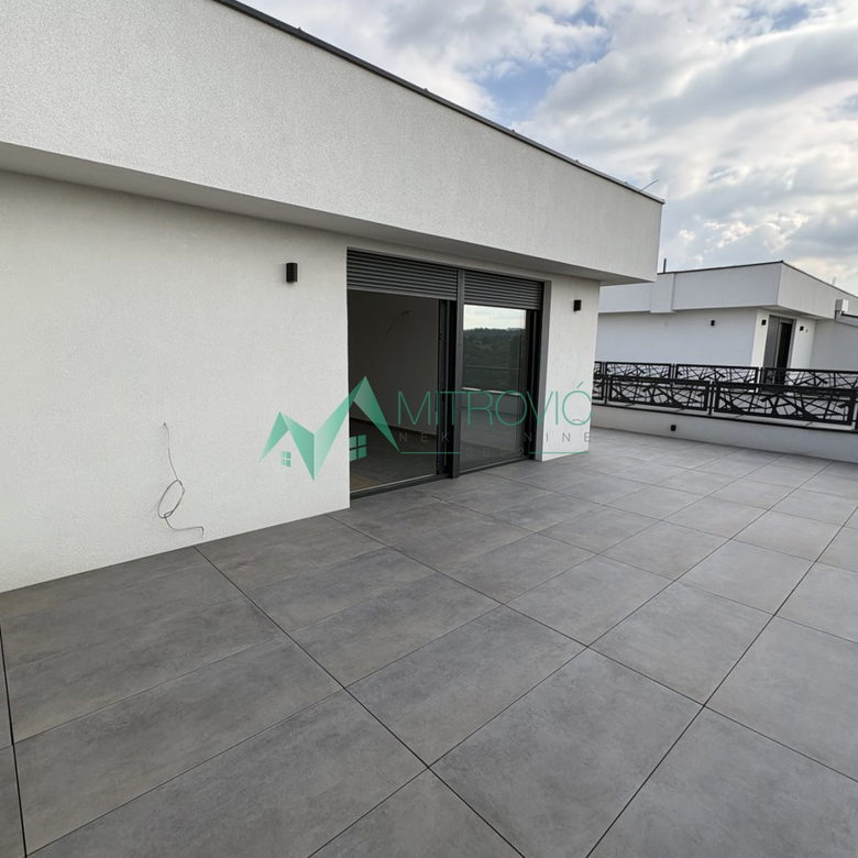 Stan Prodaja Novi Sad Čardak 154 m2