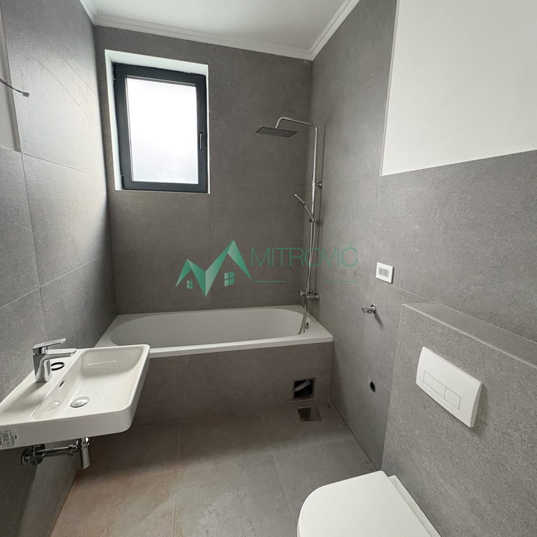 Petosoban stan na prodaju, Čardak, Novi Sad, 154m², 348.960 €