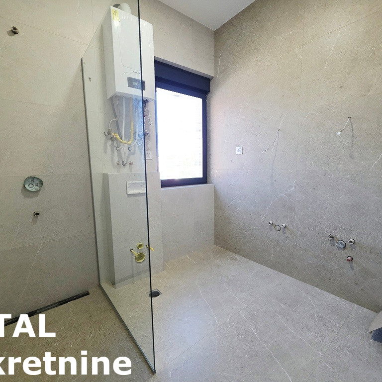 Petosoban stan na prodaju, Sremska Kamenica, Novi Sad, 154m², 346.500 €