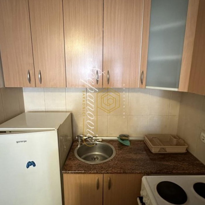 Stan Izdavanje Novi Sad  27 m2