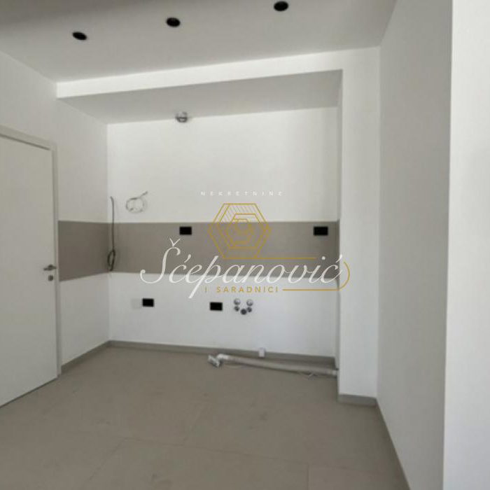 Stan Prodaja Novi Sad  368 m2