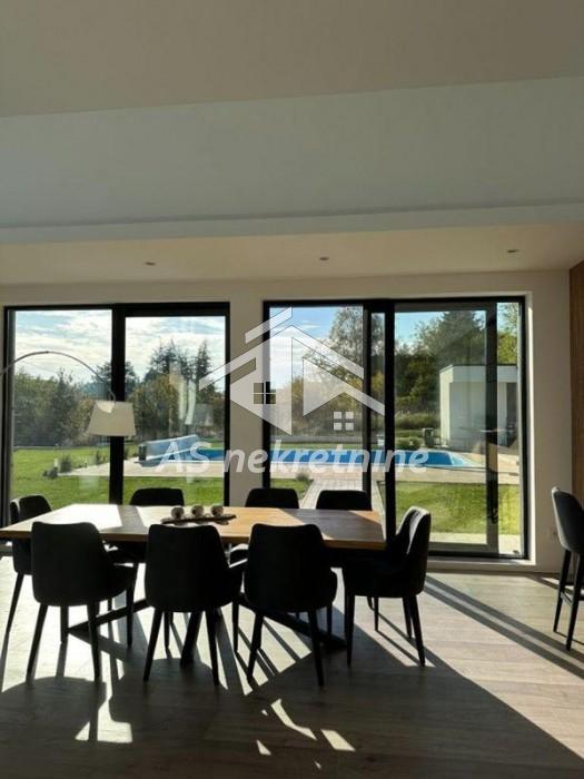 Kuća Prodaja Beograd Vrčin 230 m2
