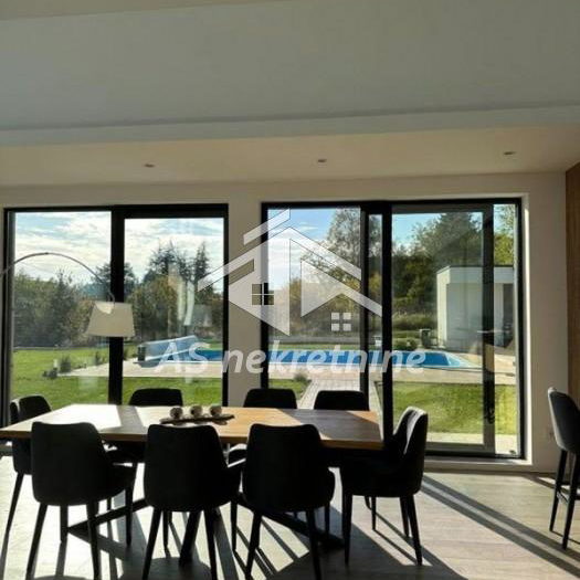 Kuća Prodaja Beograd Vrčin 230 m2
