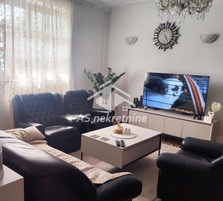 Četvorosoban stan za izdavanje, Bulbulder, Beograd, 120m², 1.250 €/mes