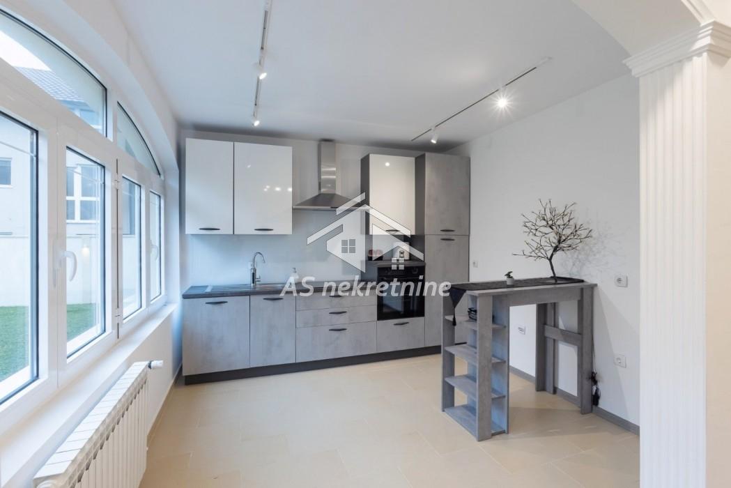 Kuća Izdavanje Beograd Jajinci 417 m2