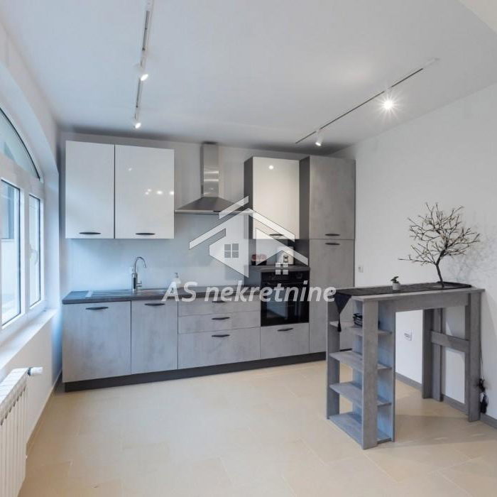 Kuća Izdavanje Beograd Jajinci 417 m2