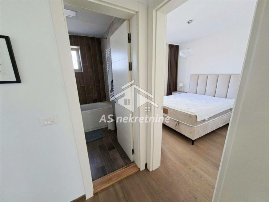 stanovi-izdavanje-Aw4O9ZY71y Četvorosoban stan za izdavanje, Tašmajdan, Beograd, 80m², 1.800 €/mes