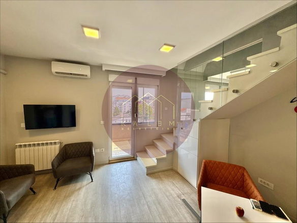 Stan Prodaja Beograd Đeram Pijaca 118 m2