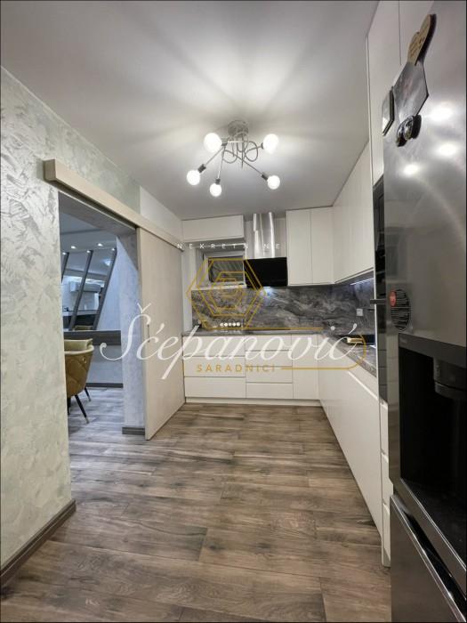 stanovi-izdavanje-Ebx4ZX2F6T Lokal Prodaja Novi Sad 891 m2