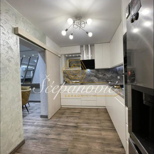 Lokal Prodaja Novi Sad  891 m2