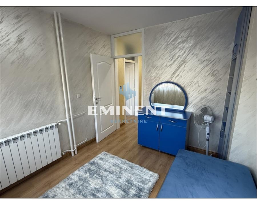 Trosoban stan za izdavanje, Blok 22, Beograd, 80m², 2. sprat, 1.000 €/mes