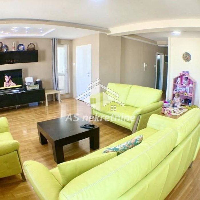 Stan Prodaja Beograd Đeram Pijaca 157 m2