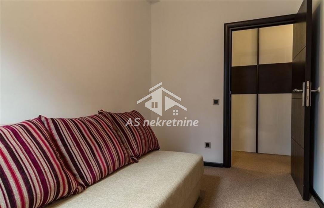Stan Izdavanje Beograd Trg Republike 87 m2