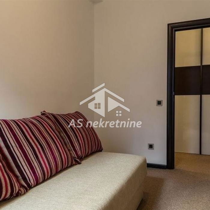 Stan Izdavanje Beograd Trg Republike 87 m2