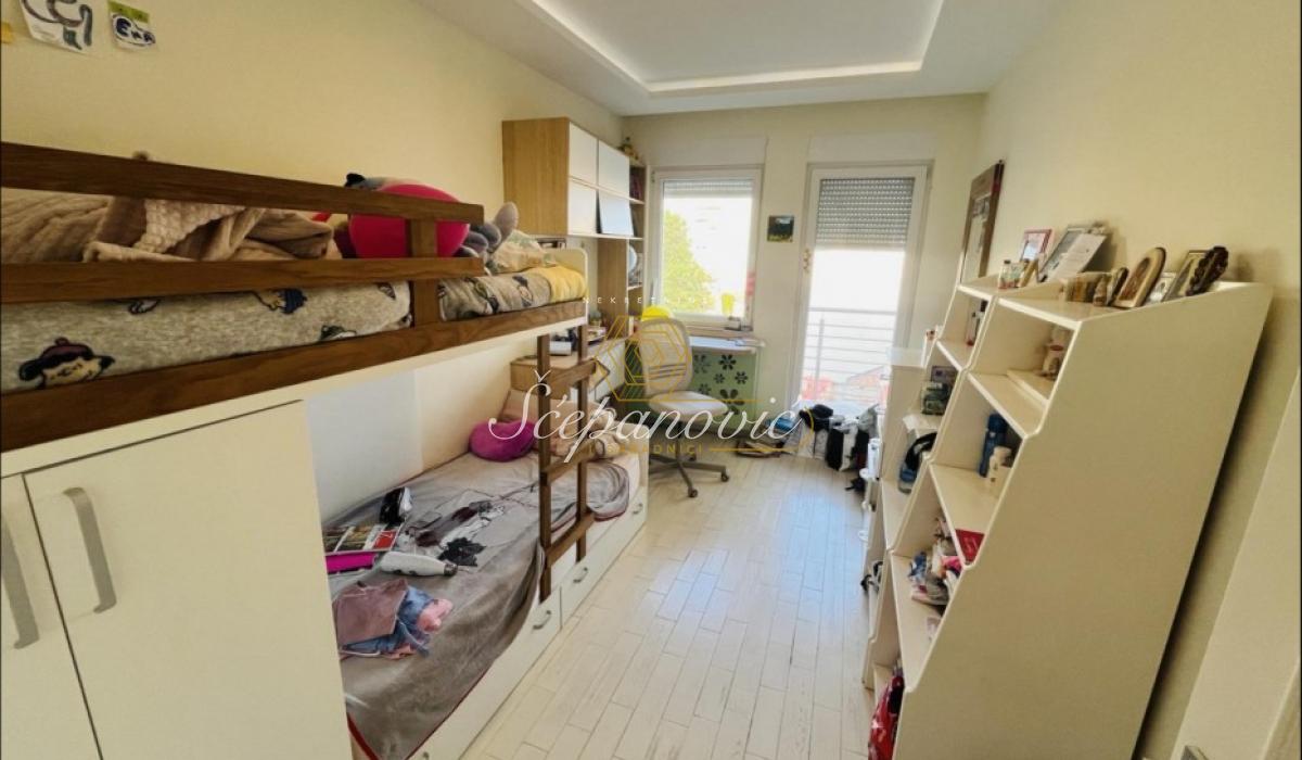 stanovi-izdavanje-LHLI9ZXJOF Petosoban stan na prodaju, Rotkvarija, Novi Sad, 181m², 420.000 €