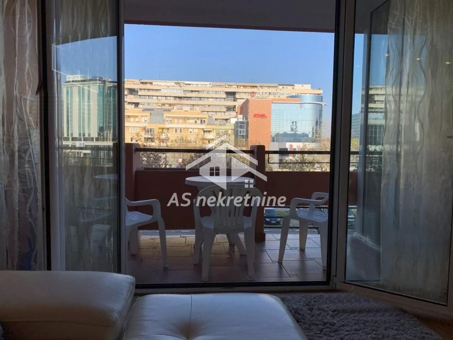 Trosoban stan za izdavanje, Blok 22, Beograd, 80m², 2. sprat, 1.000 €/mes